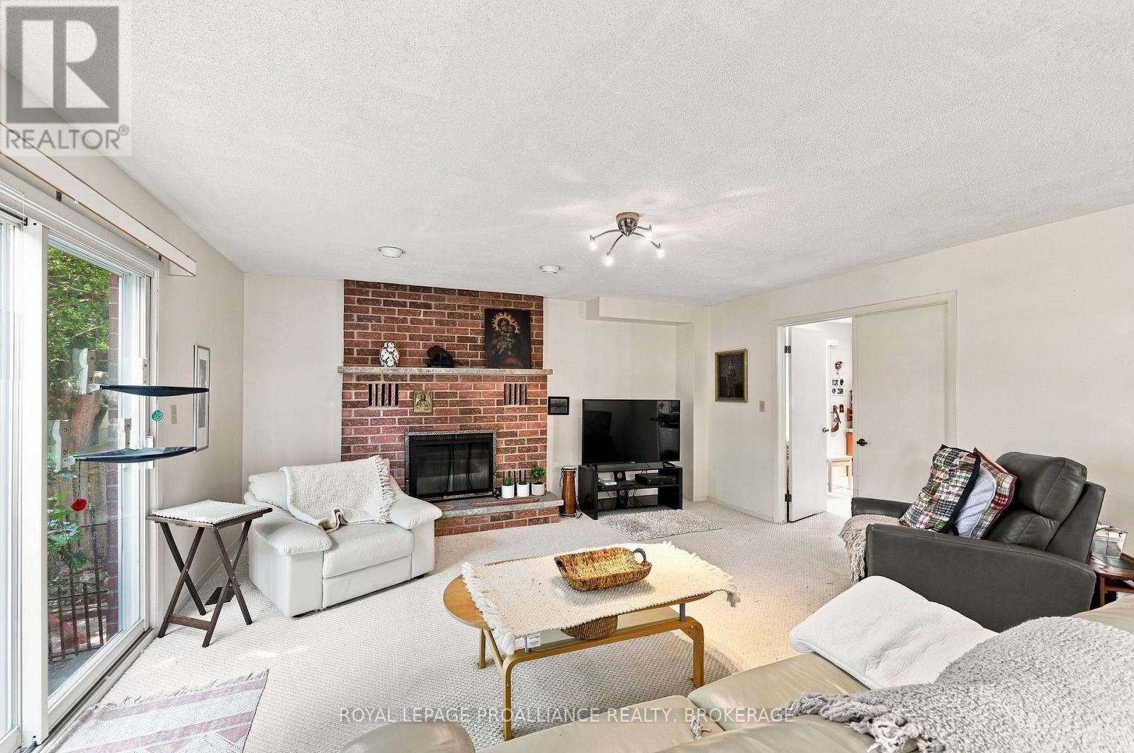 951 NEWCASTLE STREET - Image 23