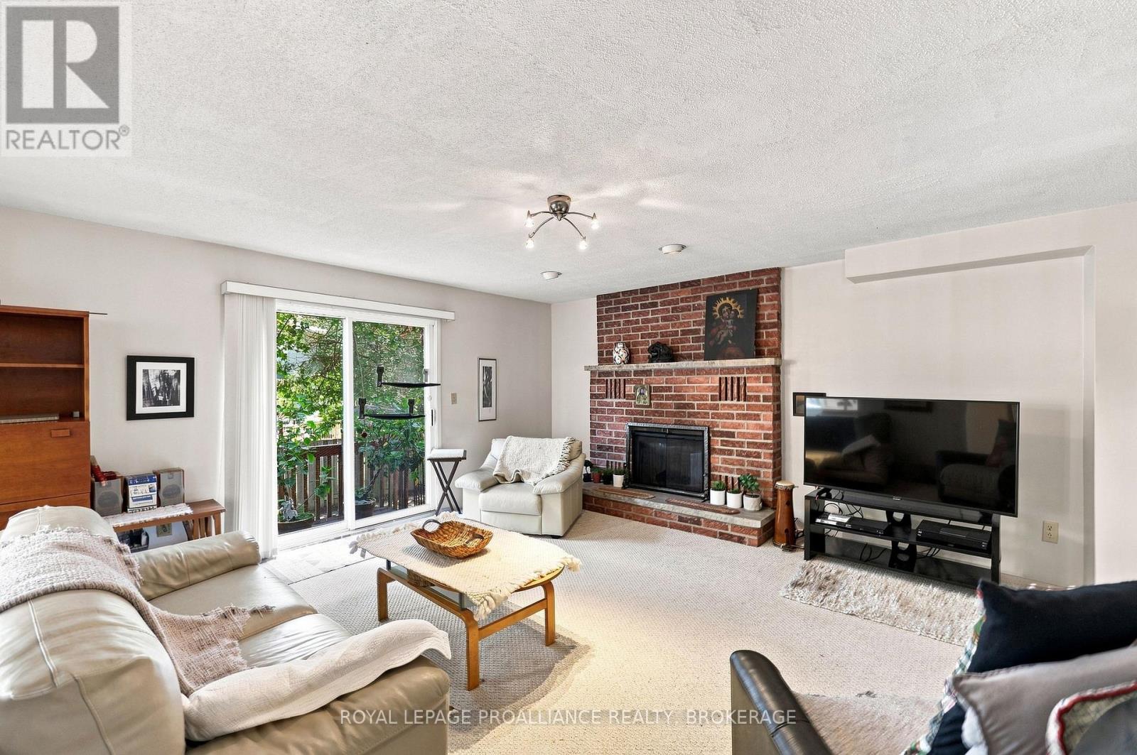 951 NEWCASTLE STREET - 27