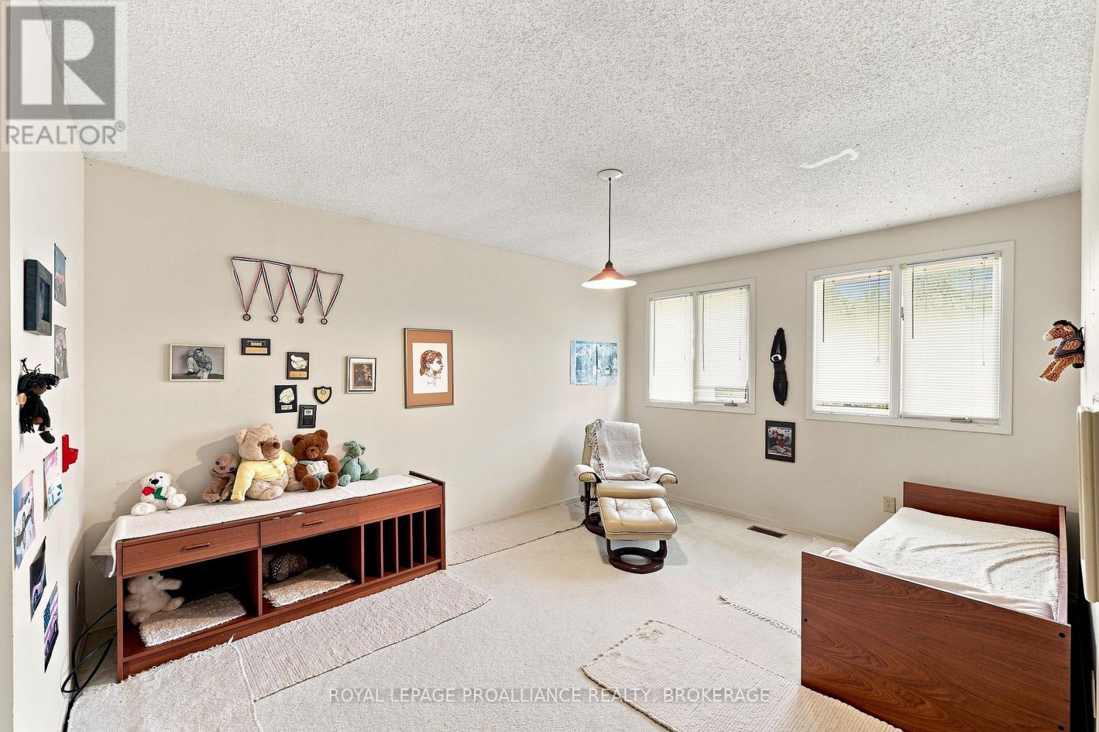 951 NEWCASTLE STREET - Image 32
