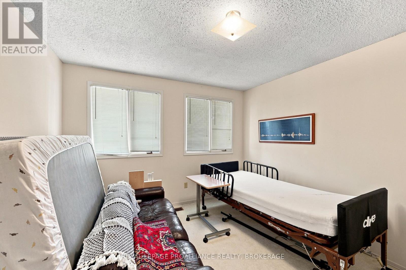 951 NEWCASTLE STREET - Image 34