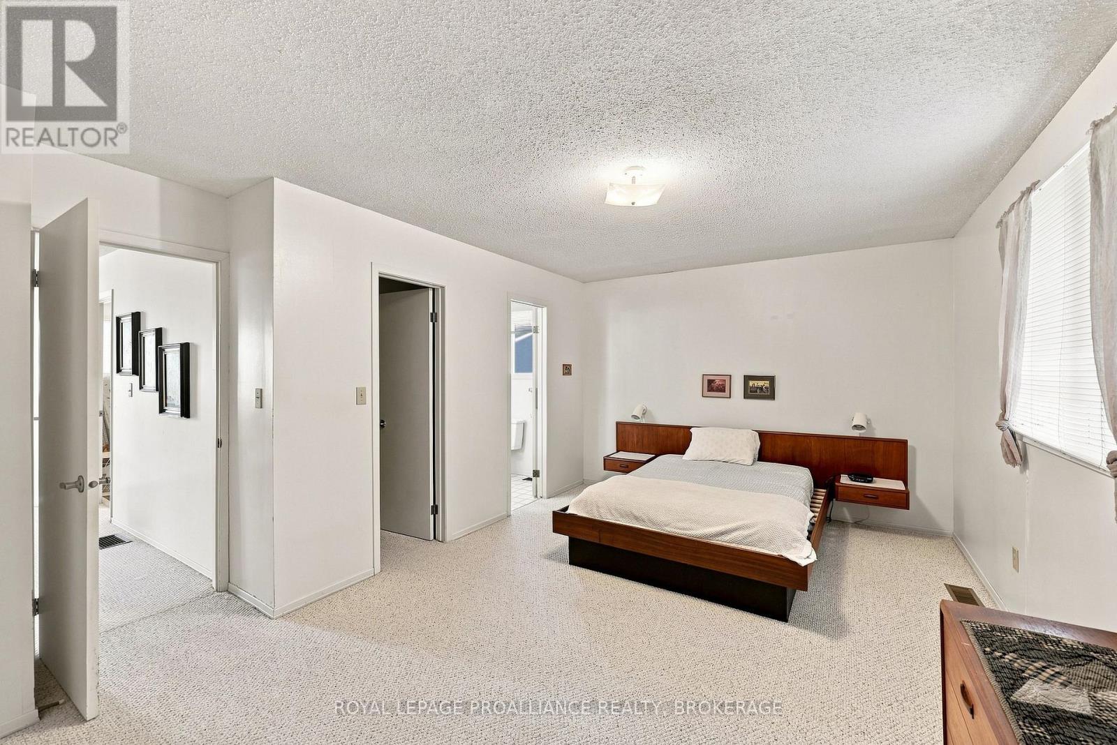 951 NEWCASTLE STREET - Image 36