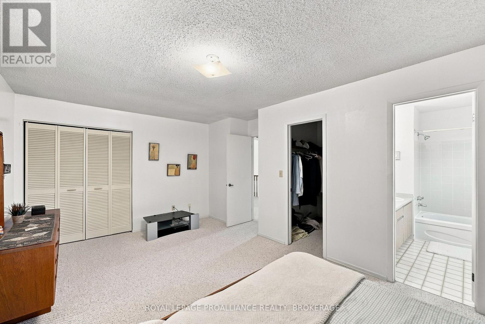 951 NEWCASTLE STREET - Image 37