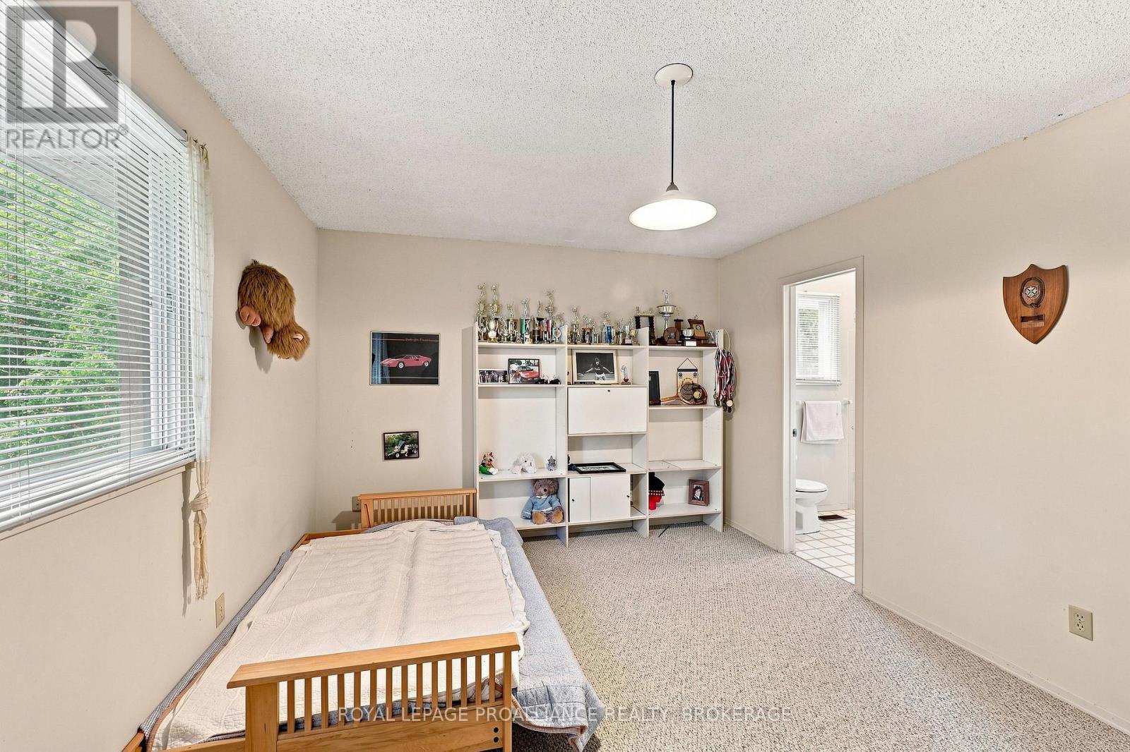 951 NEWCASTLE STREET - Image 41