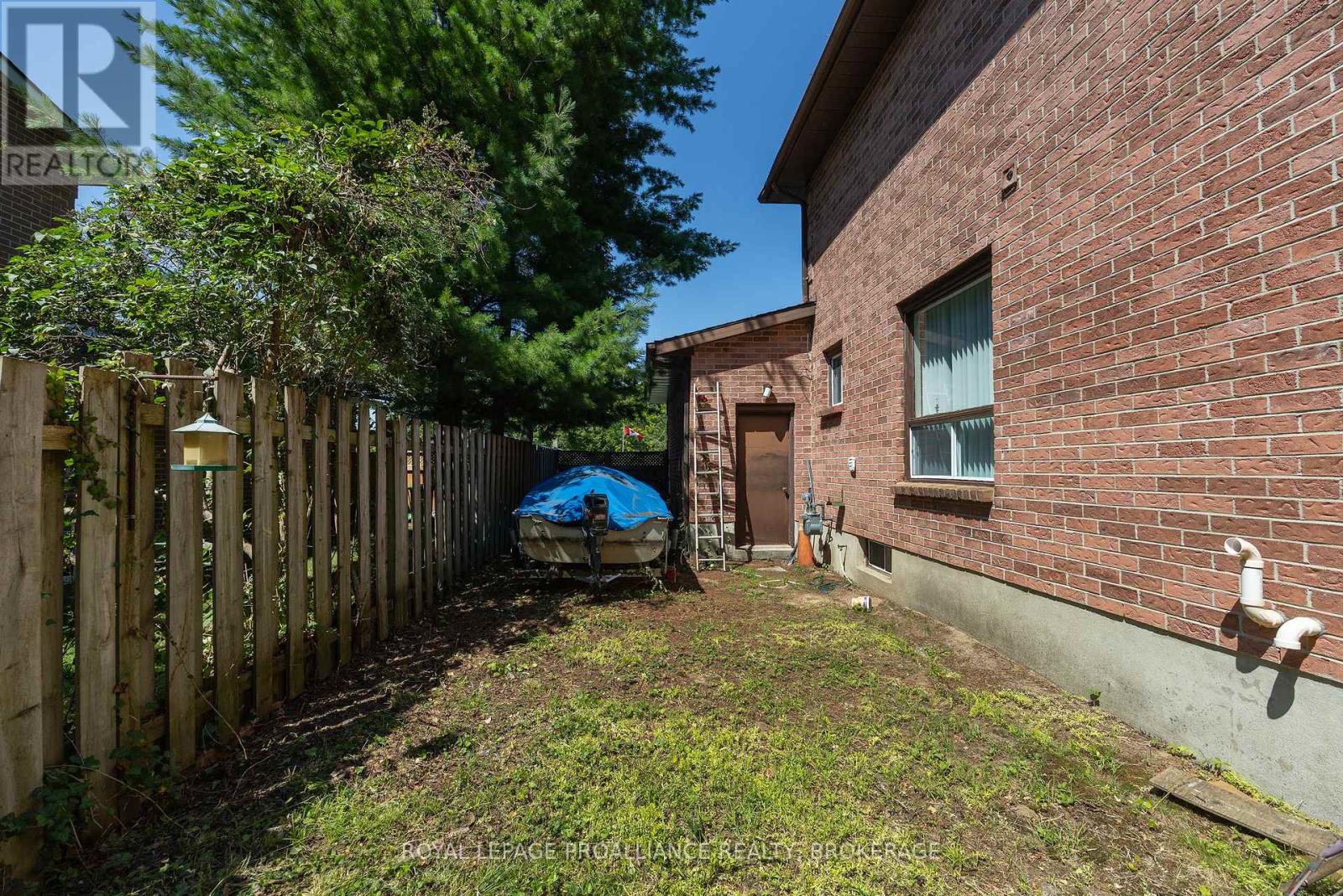 951 NEWCASTLE STREET - Image 7