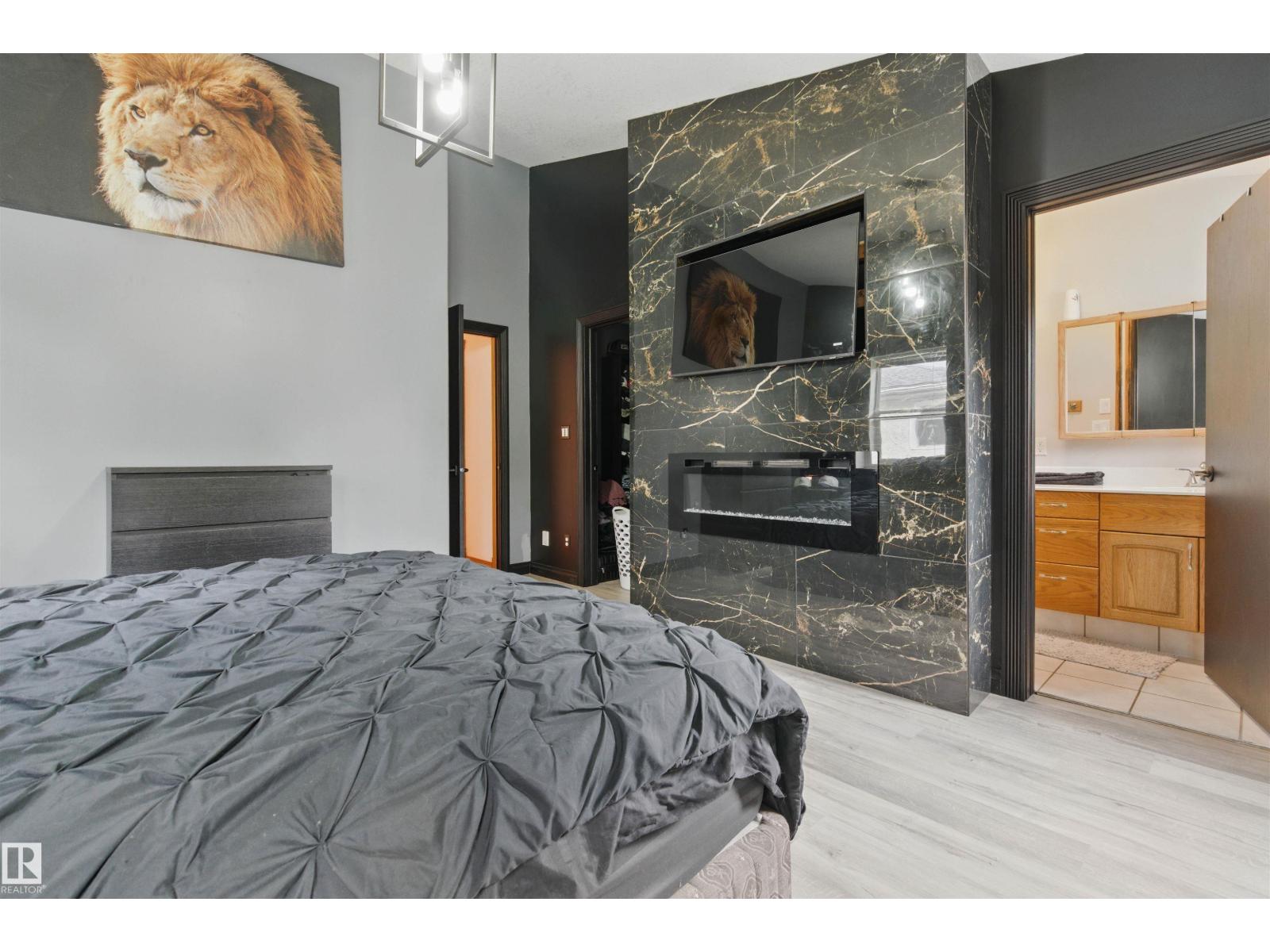 9716 160 ST NW - 9