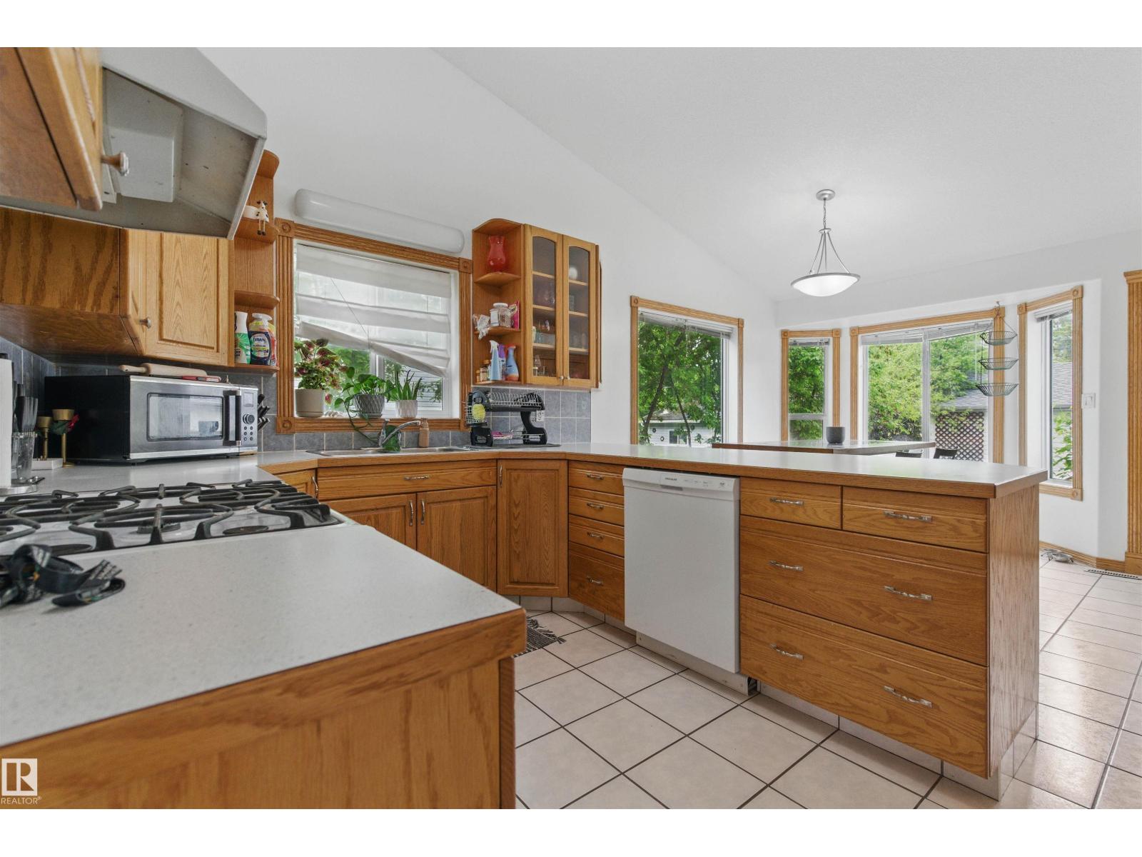 9716 160 ST NW - 2