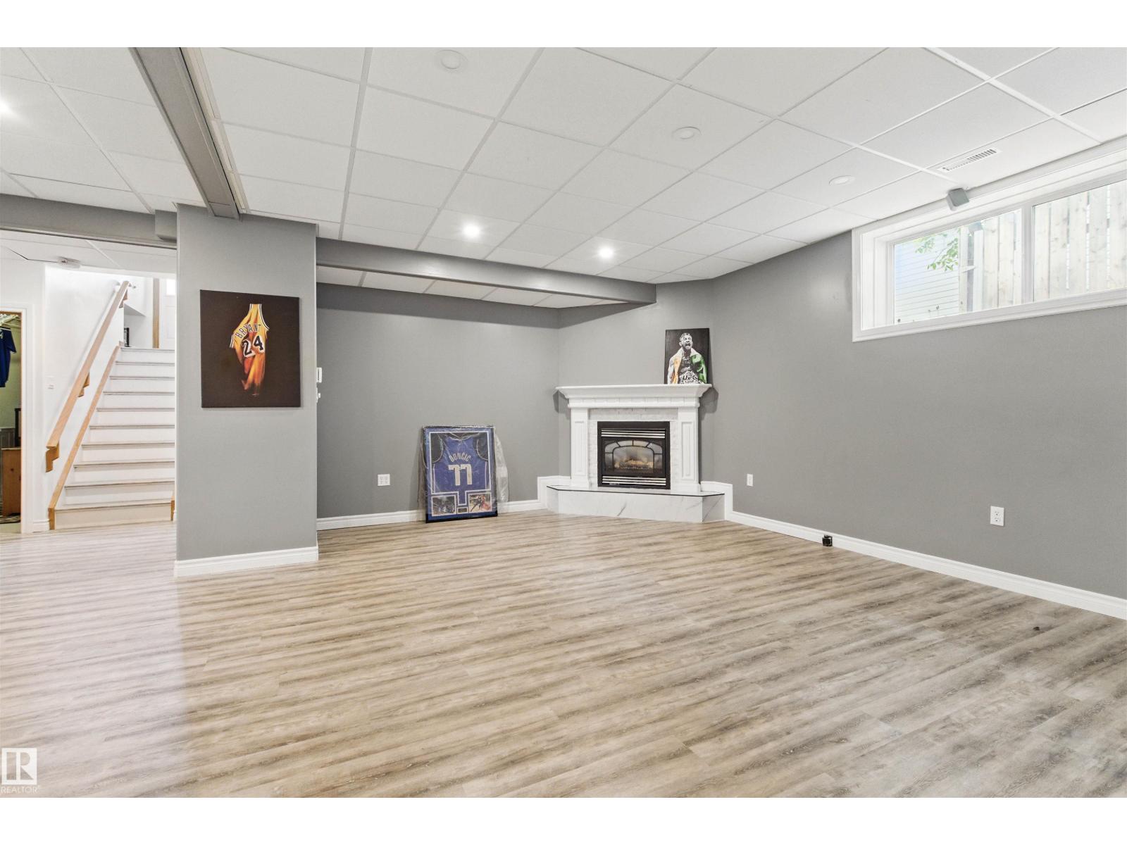 9716 160 ST NW - 16