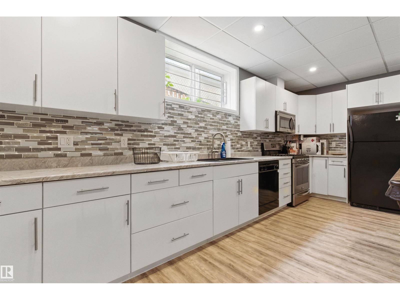 9716 160 Street NW - Photo 17