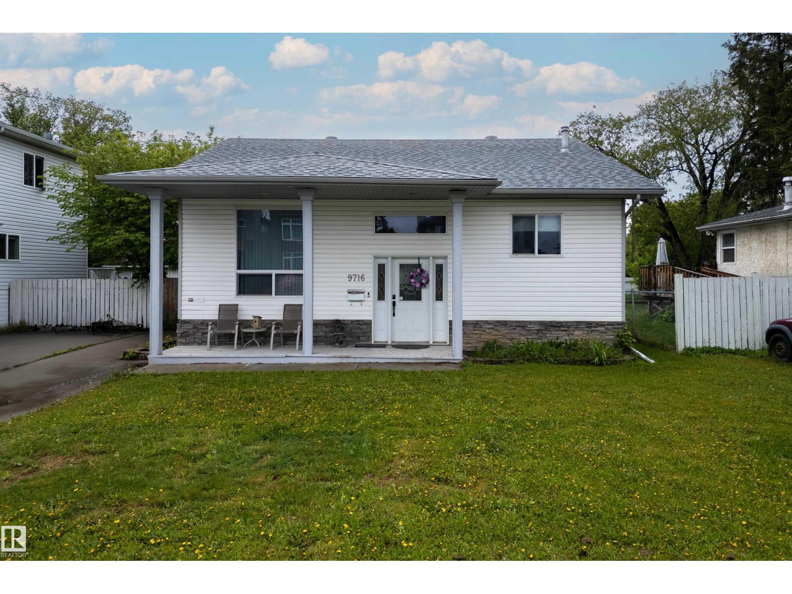 9716 160 ST NW - 29