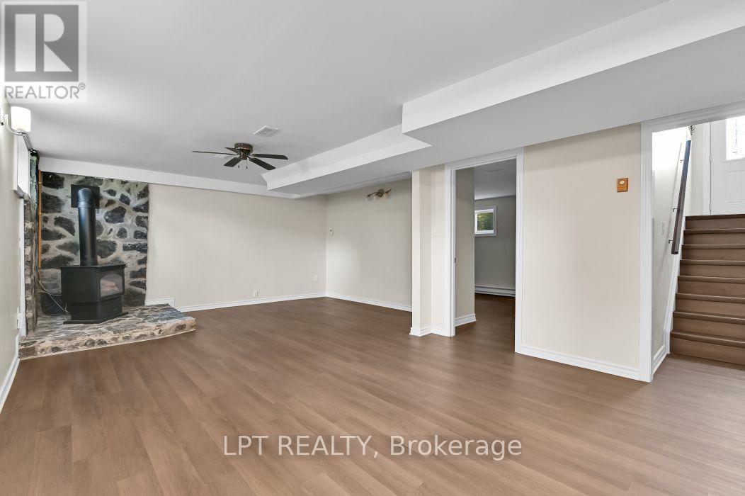 209 BRIDGE STREET N - Image 19