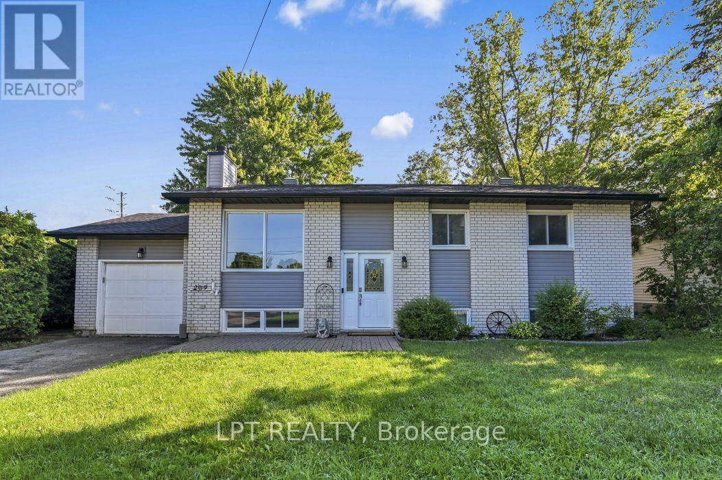 209 BRIDGE STREET N - 2