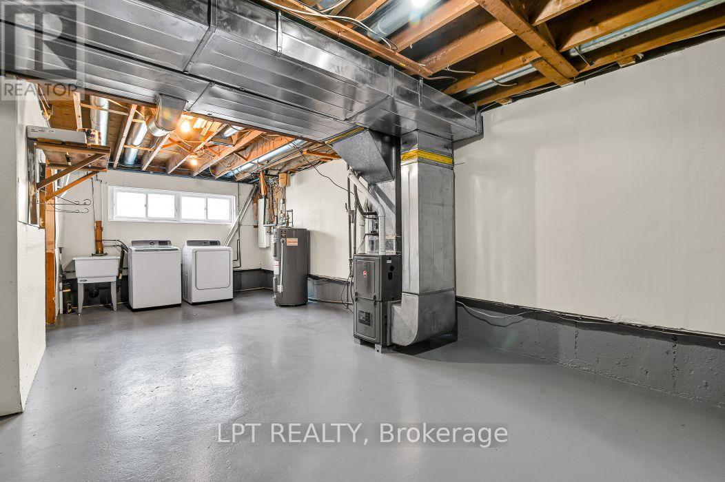 209 BRIDGE STREET N - Image 23