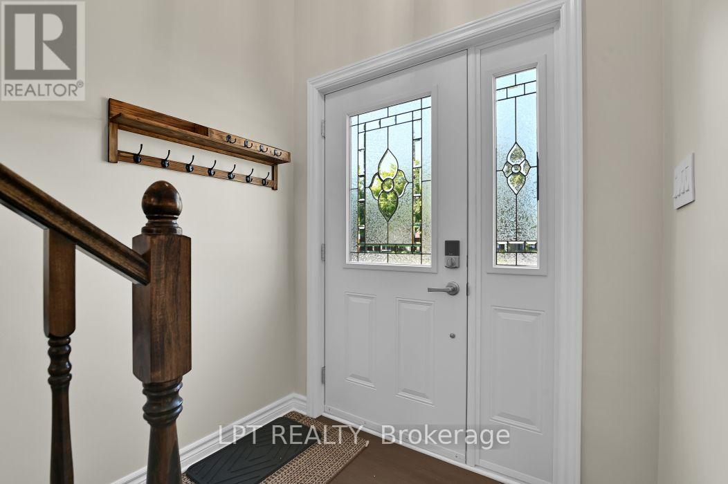 209 BRIDGE STREET N - Image 4