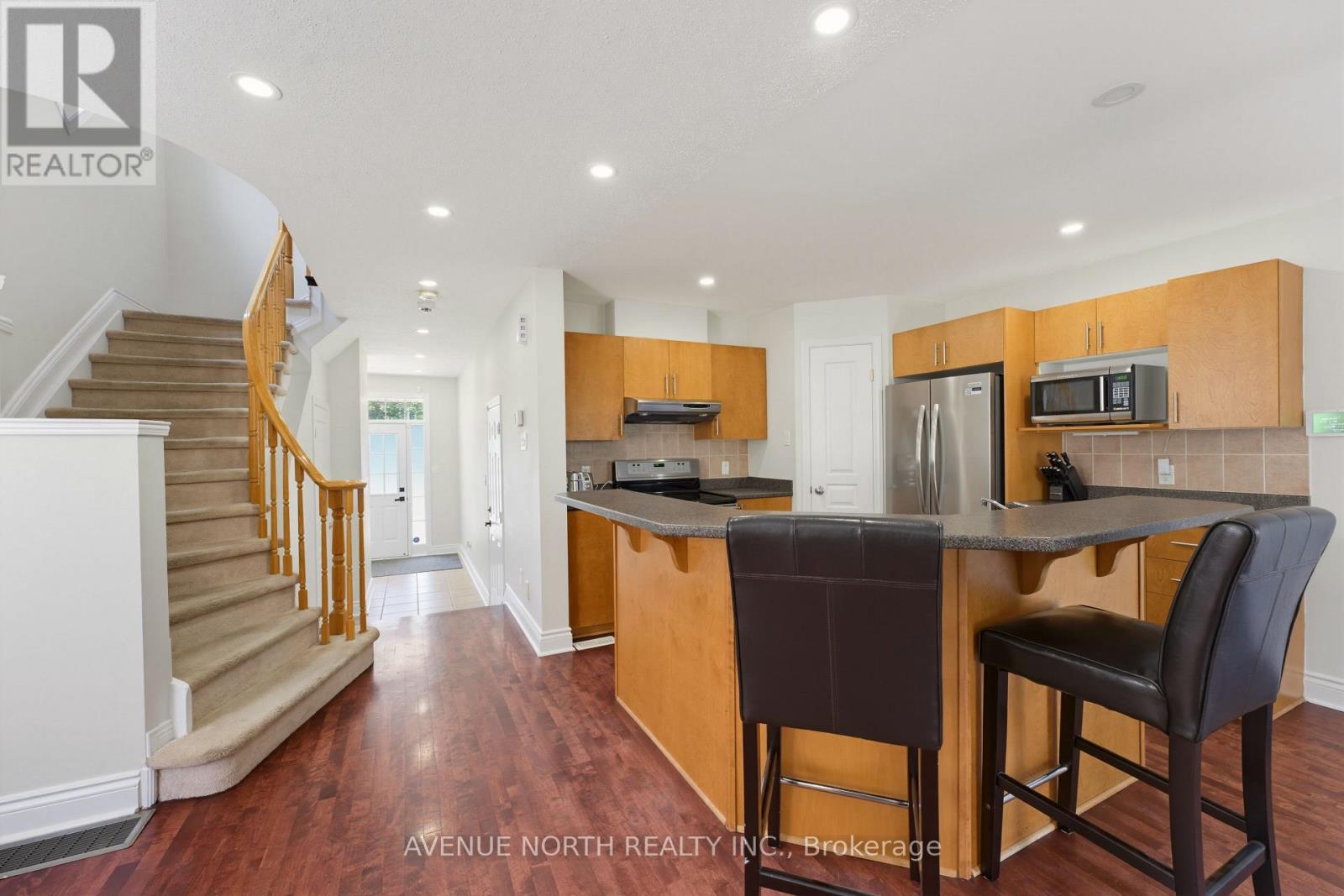 3 Bed, 4 Bath House for Sale in Ottawa – 45 SADDLESMITH CIRCLE, Ottawa – MLS# X13646024 - Image 8