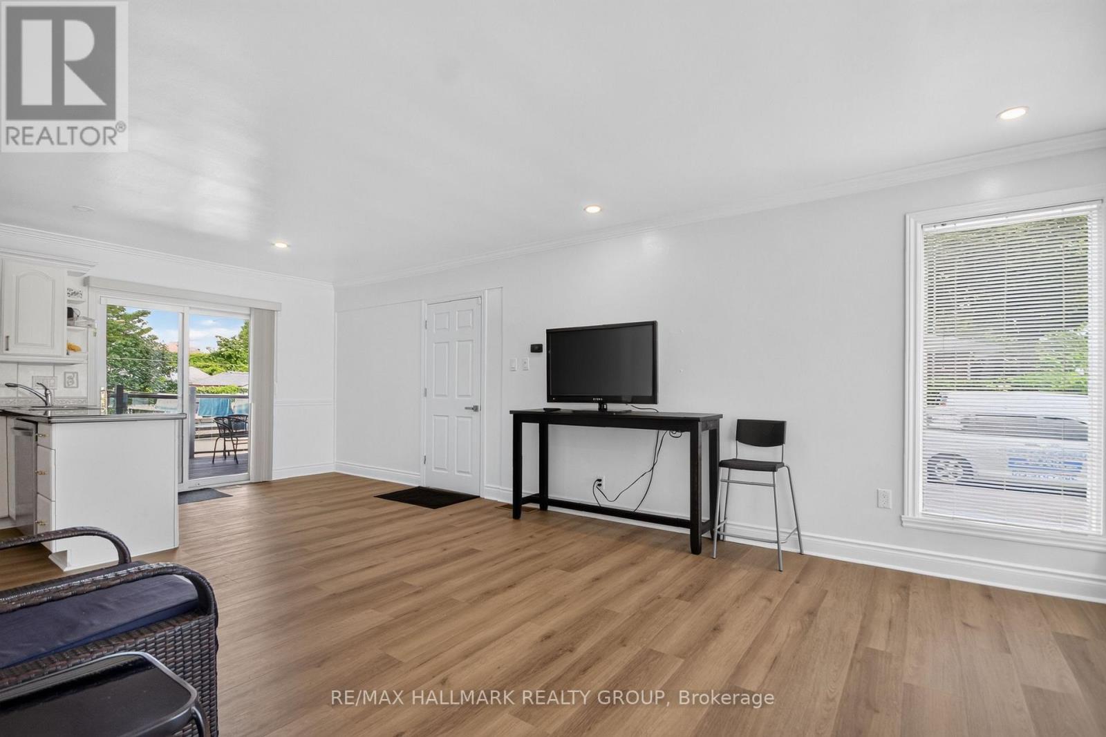 3 Bed, 1 Bath House for Rent in Ottawa – 1125 KENASTON STREET, Ottawa – MLS# X13646034 - Image 12