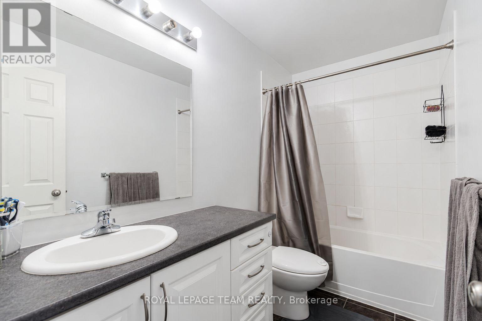 3 Bed, 3 Bath House for Sale in Ottawa – 316 BRYARTON STREET, Ottawa – MLS# X13646112 - Image 23