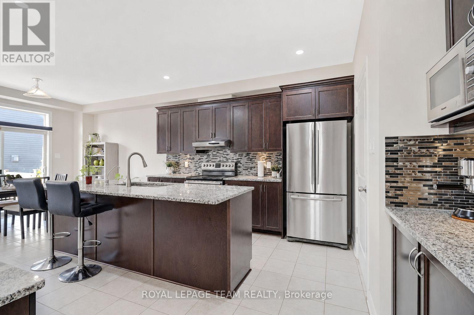 3 STONELEIGH STREET - 12