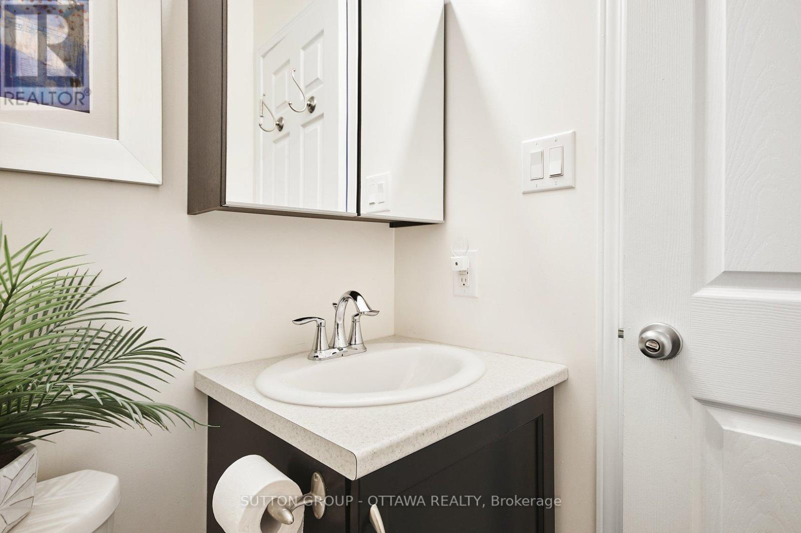 2 Bed, 3 Bath House for Rent in Ottawa – 2625 LONGFIELDS DRIVE, Ottawa – MLS# X13646160 - Image 10