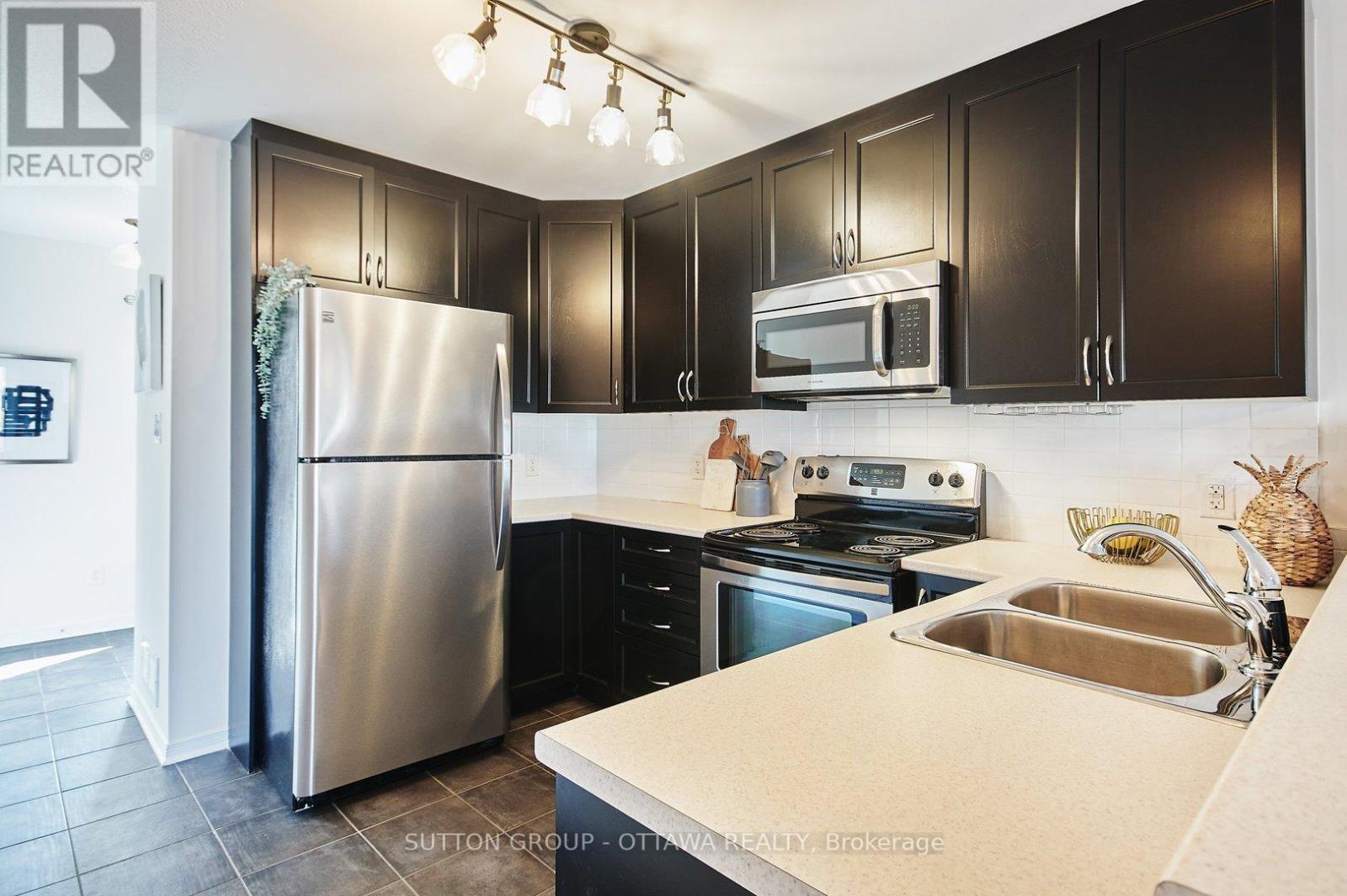 2 Bed, 3 Bath House for Rent in Ottawa – 2625 LONGFIELDS DRIVE, Ottawa – MLS# X13646160 - Image 7