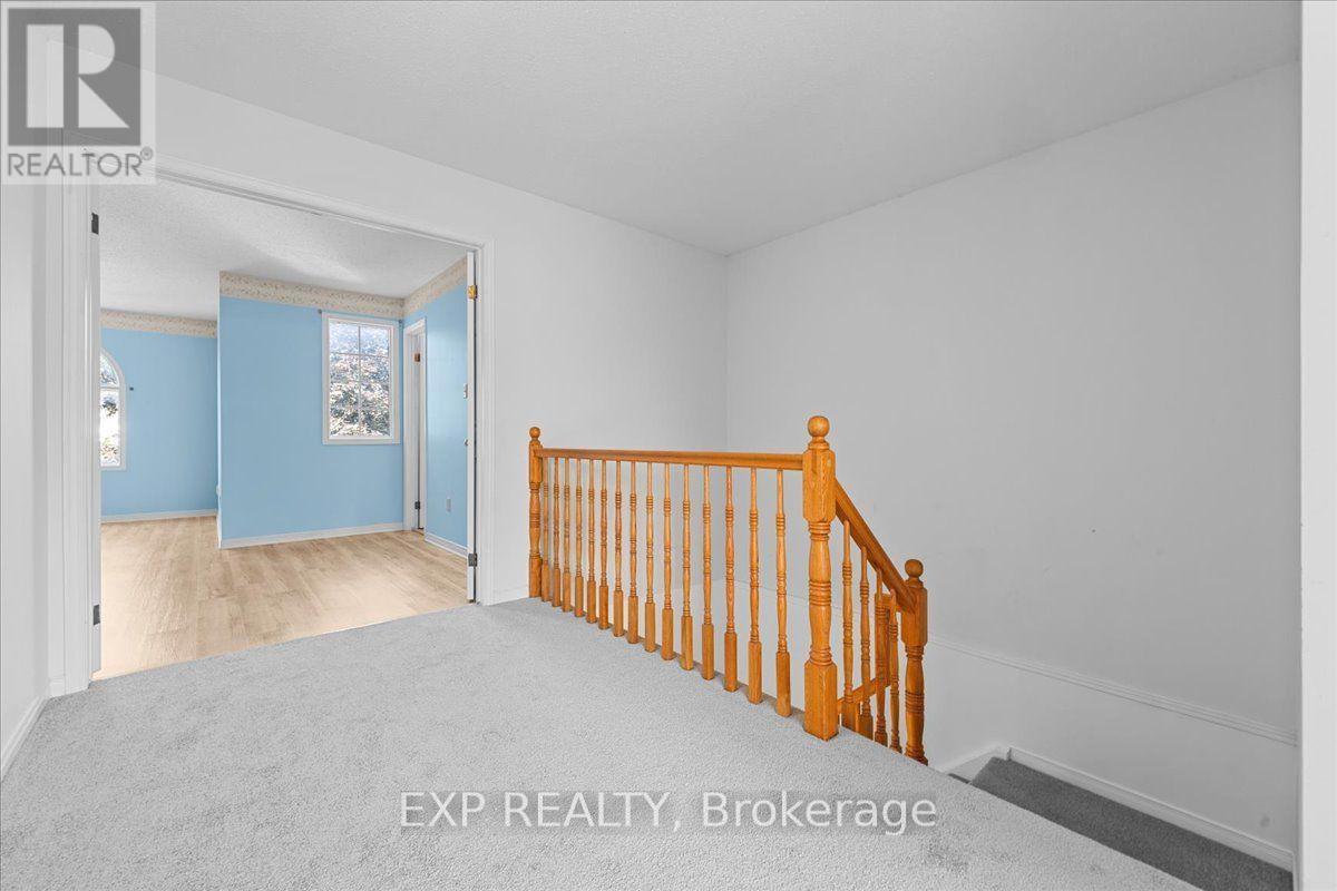 77 WATERTON CRESCENT - 27