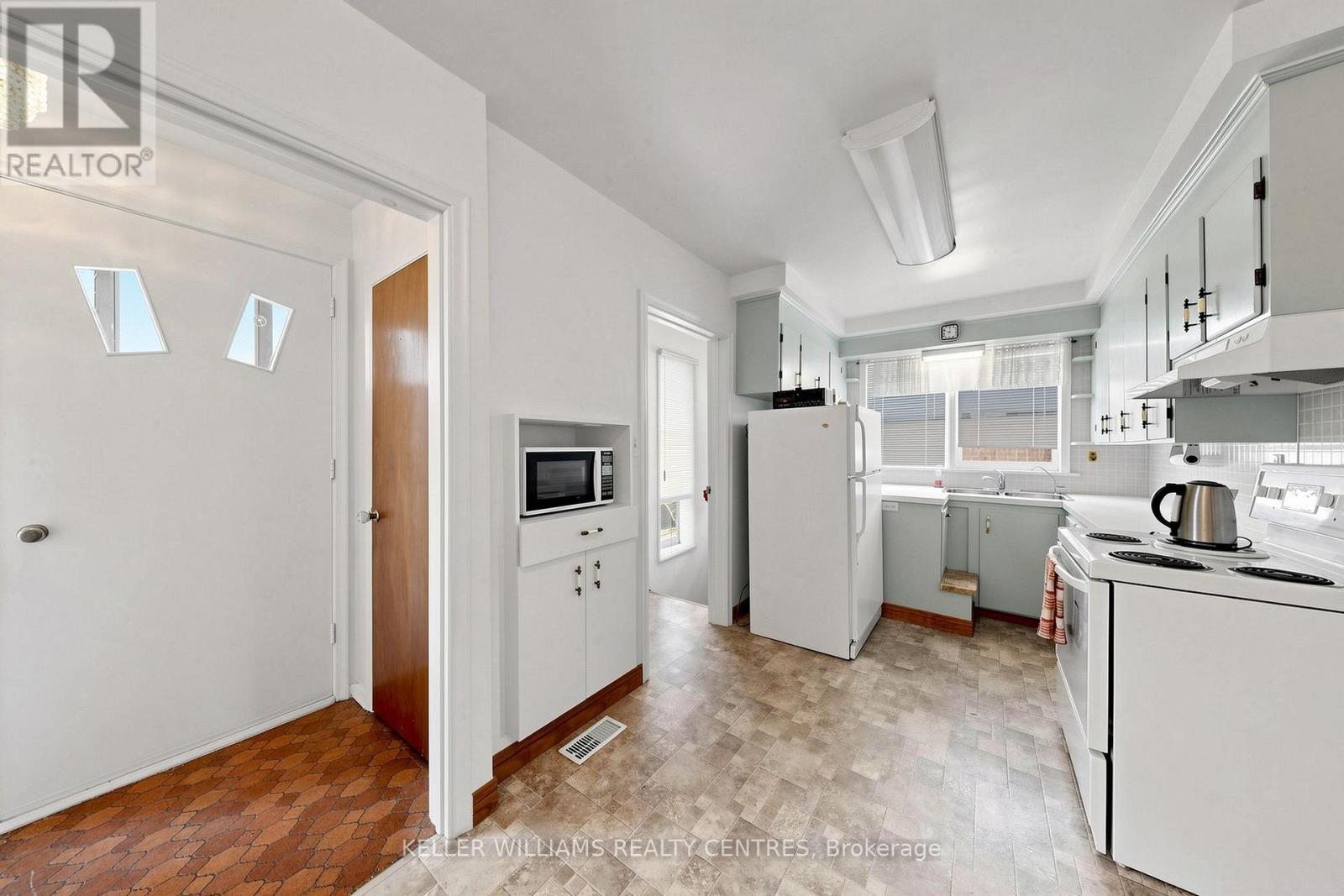 302 PALMER AVENUE - 8
