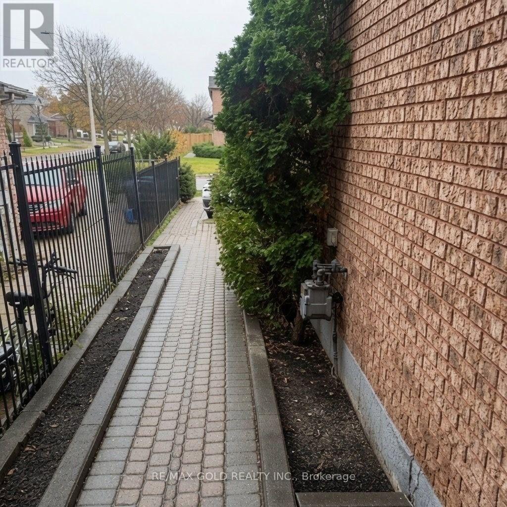 711 ASHPRIOR AVENUE - 10