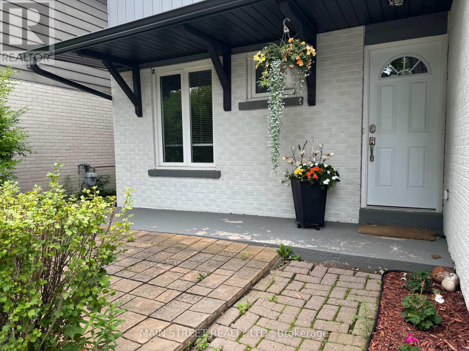 233 THOMS CRESCENT - 3