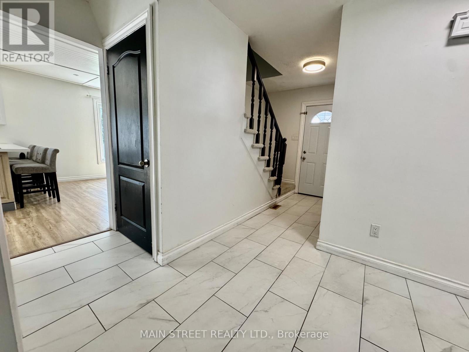 233 THOMS CRESCENT - 6