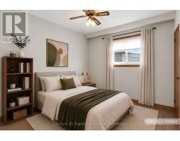 Family room - 524 Silverthorn Avenue, Toronto, ON M6M3H7 Photo 16