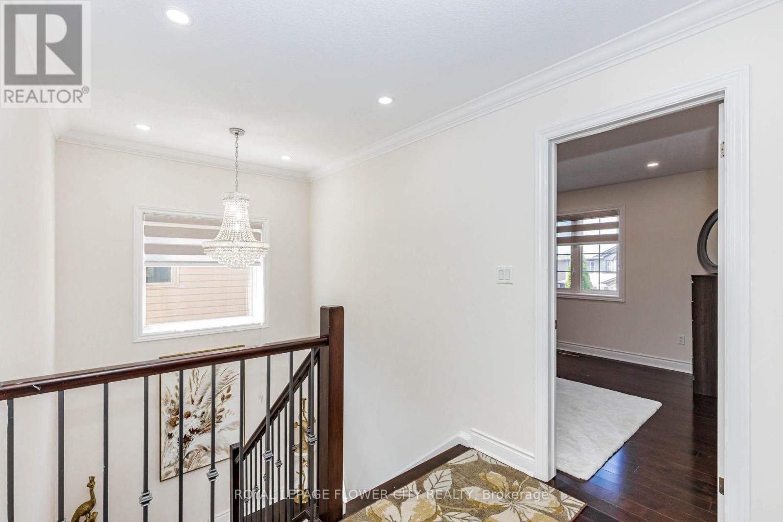 1937 JUBILEE CRESCENT - 19