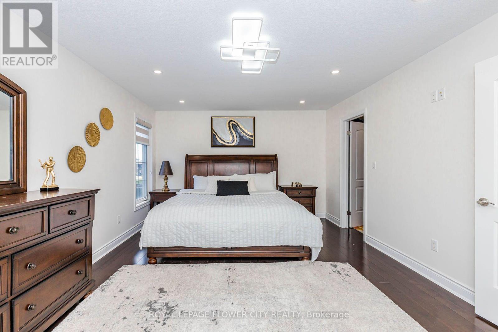 1937 JUBILEE CRESCENT - 22
