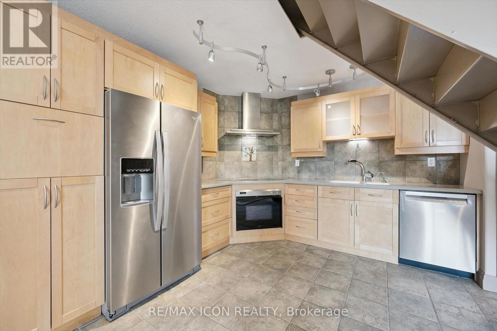 #329 36 HAYHURST ROAD - 14