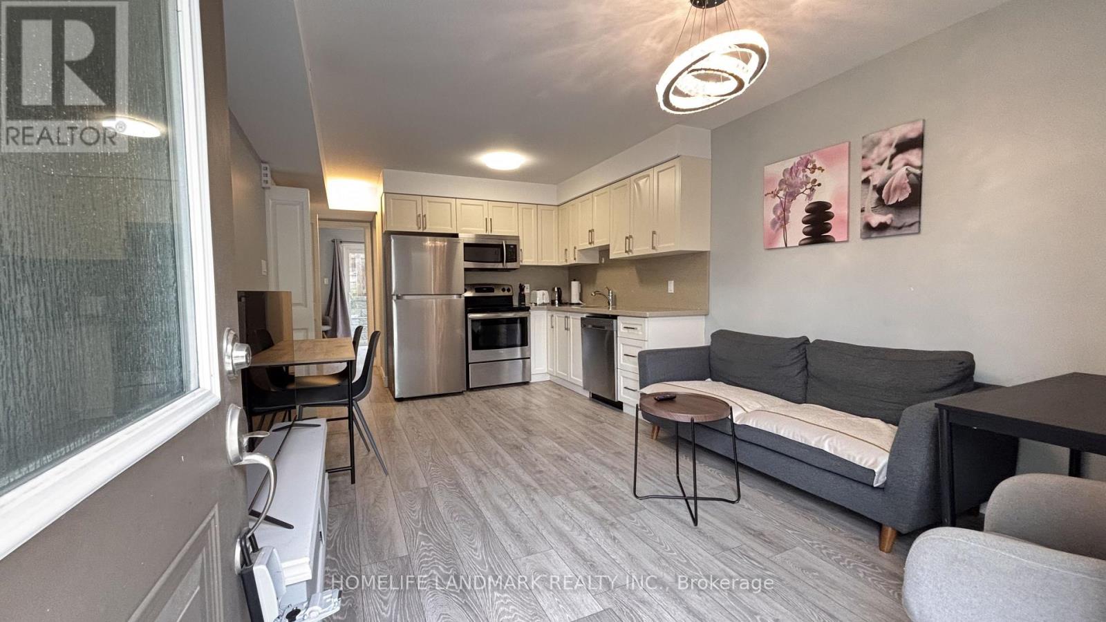 122 COURTLAND AVENUE E — photo 2
