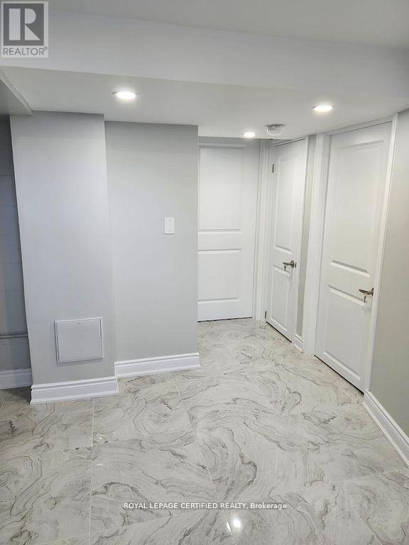38 COLLIER ROAD N - 21