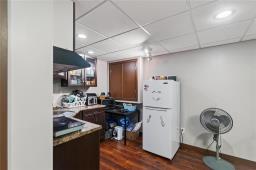 1813 Templeton Avenue, Winnipeg, MB R2P1T3 Photo 33