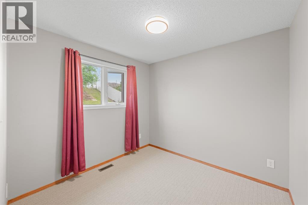 14538 37 Street NW - 21