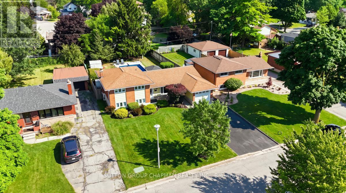 68 HAWKESBURY AVENUE - 2
