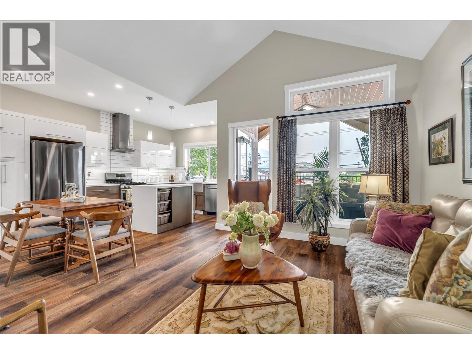 201 442 ALEXANDER AVE Avenue, Penticton