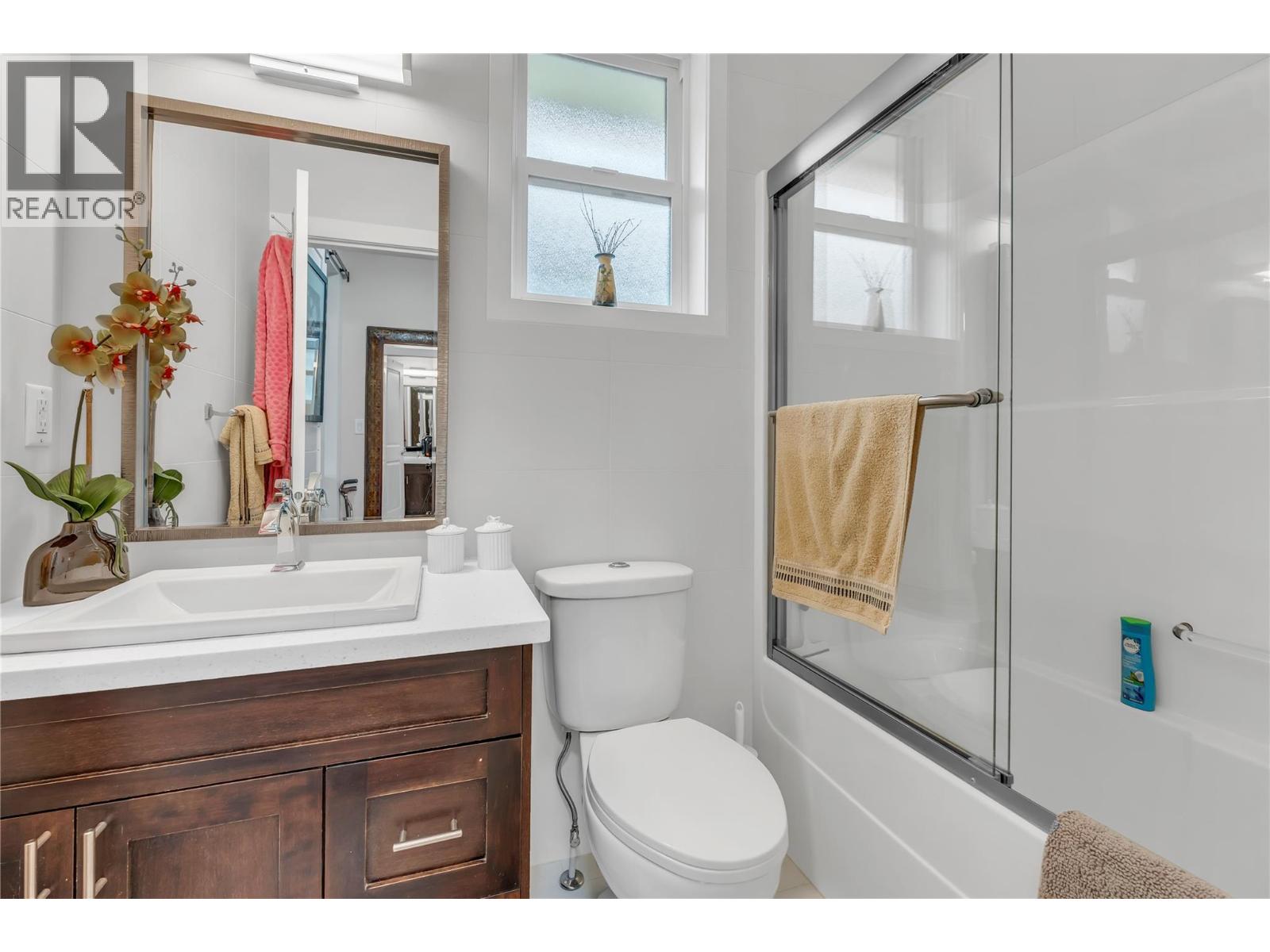 201 442 ALEXANDER AVE Avenue, Penticton