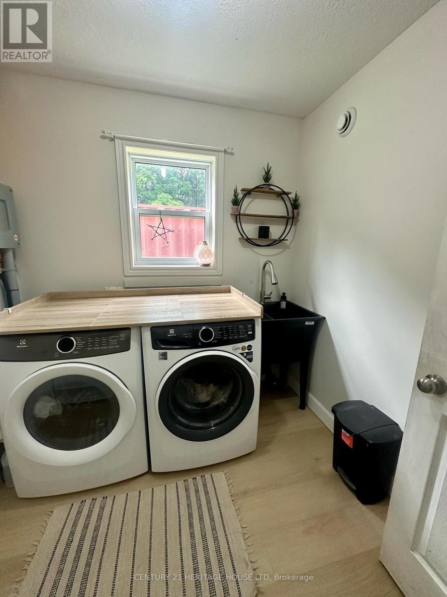 41108 SPARTA LINE - 32