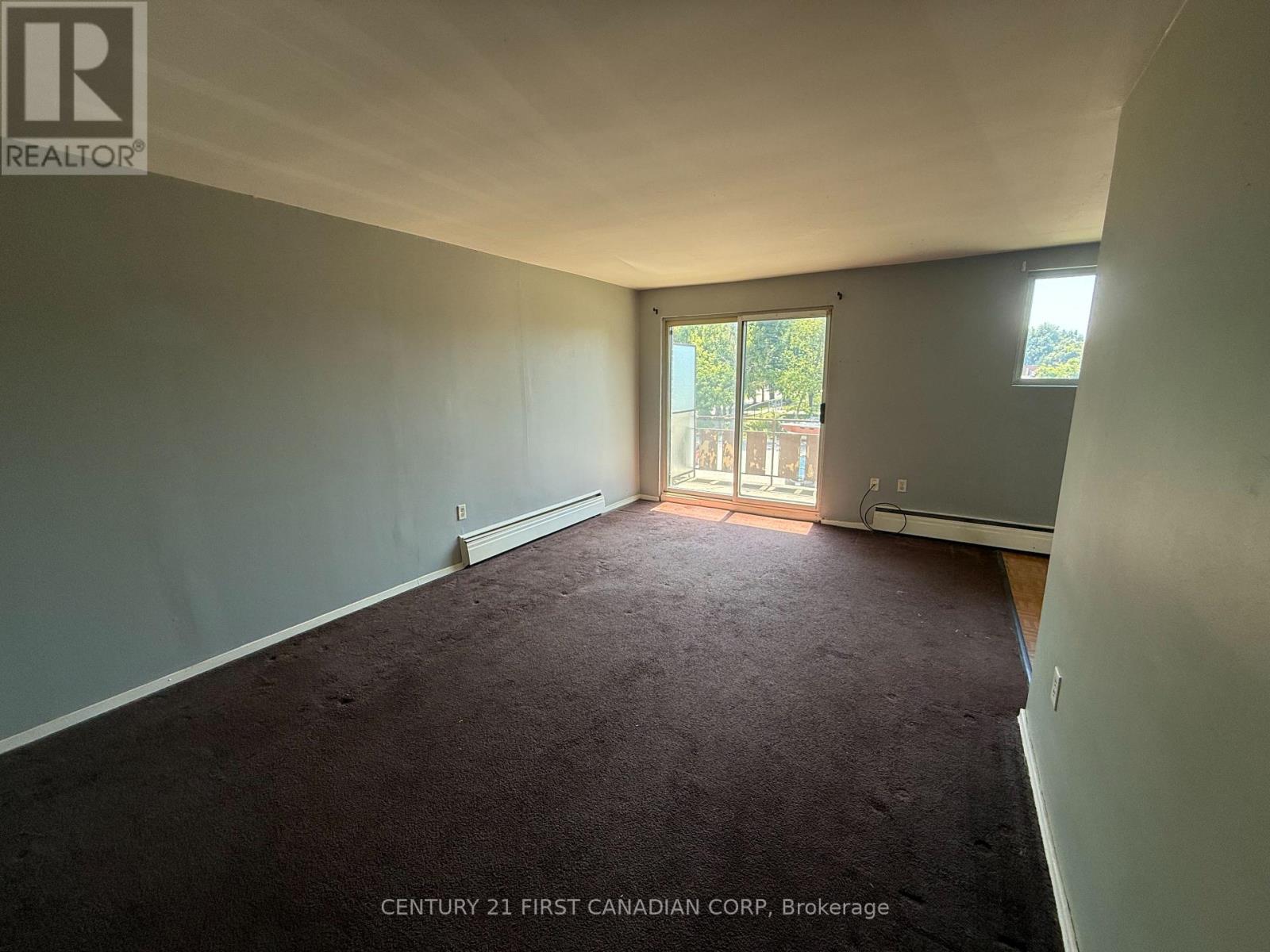 #304 1830 DUMONT STREET - 5