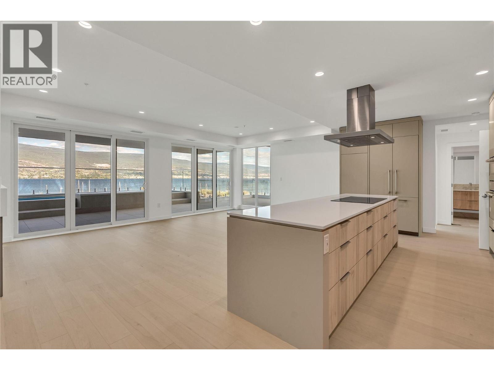 13415 Lakeshore Drive S Unit# 401, Summerland