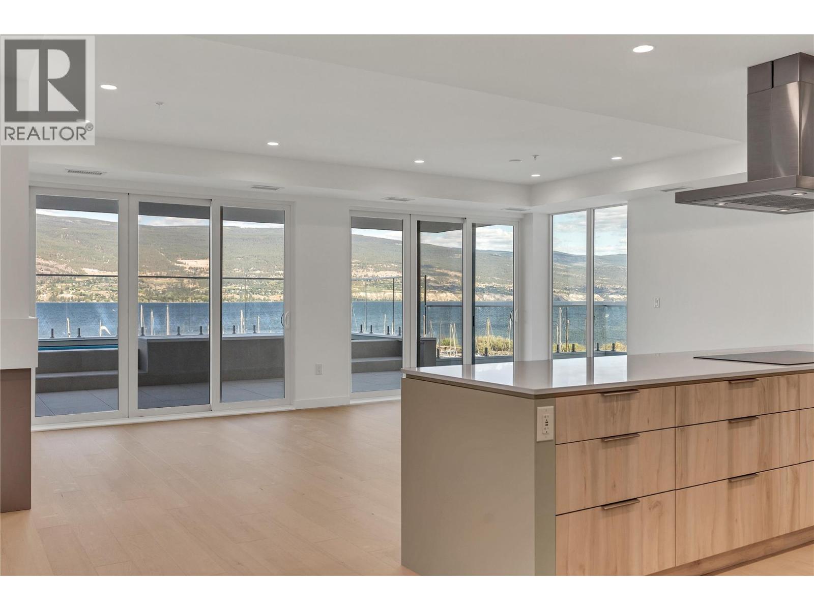 #401 13415 Lakeshore Drive S - 9