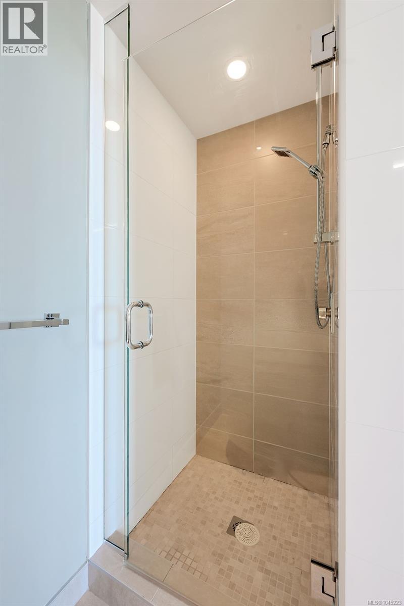 #1404 83 Saghalie Rd - 28