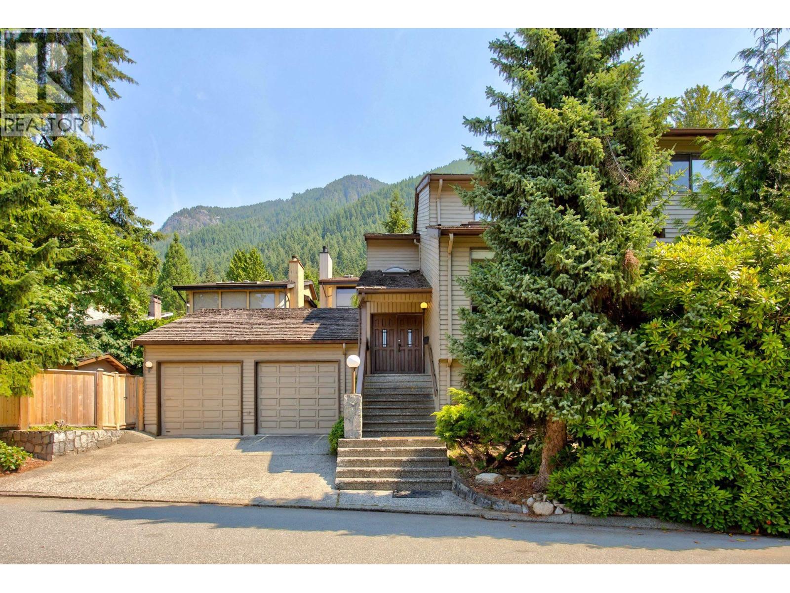 5600 GROUSEWOODS PLACE, North Vancouver