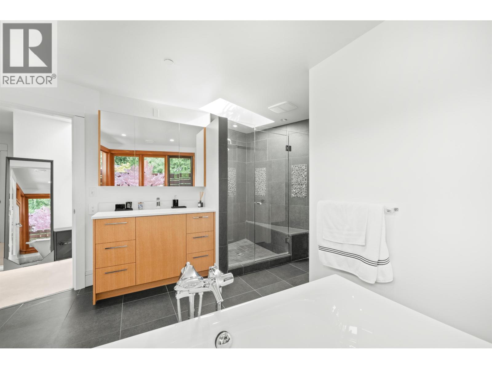 510 EASTCOT ROAD, West Vancouver