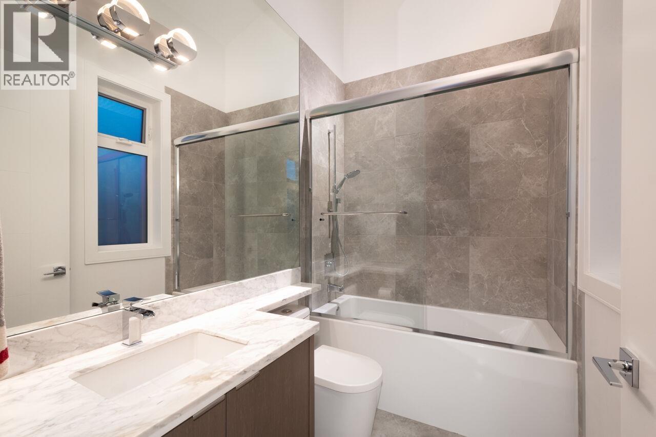 9 Bed, 7 Bath House for Sale in Vancouver – 136 E 61ST AVENUE, Vancouver – MLS# R3153381 - Image 33