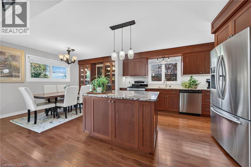 8399 DICKENSON Road E - 11