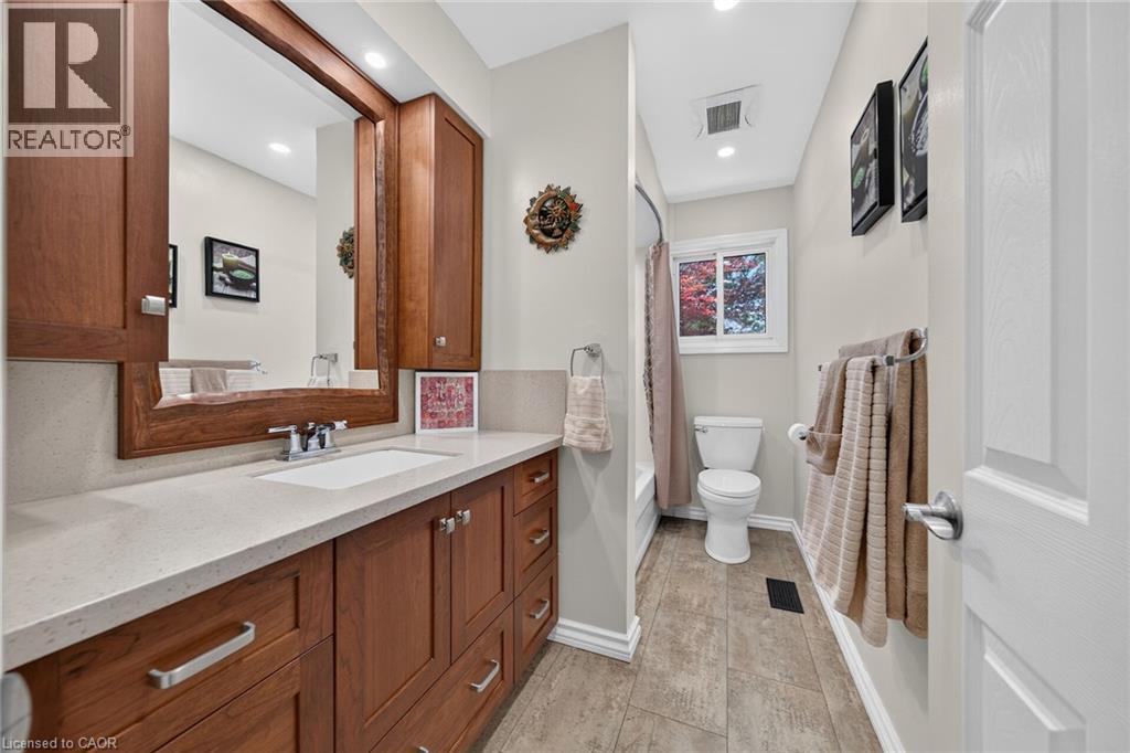 8399 DICKENSON Road E - 23