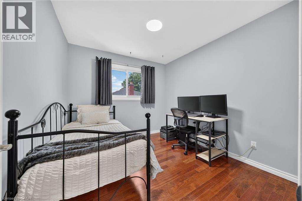 8399 DICKENSON Road E - 26